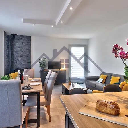 Hébergement de vacances Localise - M33b - Kerbraz, Maison En Duplex Avec Jardin Clos Au - Tout A Pied, Plages, Port, Centre, Commerces, Marche - Wif Inclus - Linge De Lit Inclus